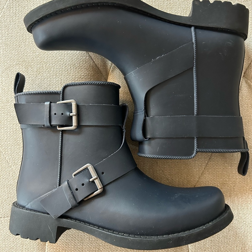 New, Dark Navy Blue Rain boots: Gentle Souls by Kenneth Cole